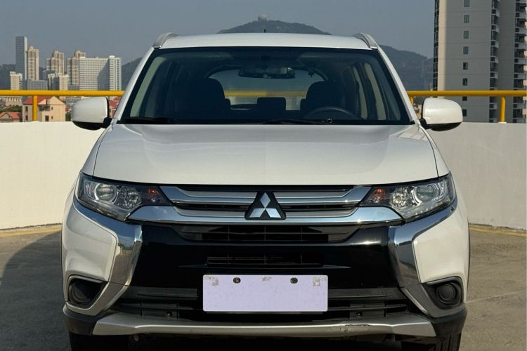 三菱 欧蓝德 2016款 2.0L 两驱风尚版 5座车身外观6008