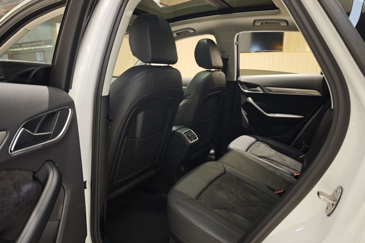 奥迪Q3 2018款 30周年年型 35 TFSI 运动型中控内饰7005