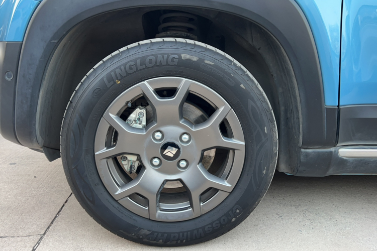 宝骏悦也Plus 2024款 智尊版 4座车身外观6002