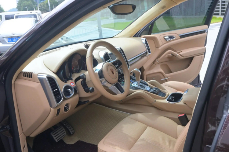 保时捷 2015款 Cayenne 3.0T中控内饰7008