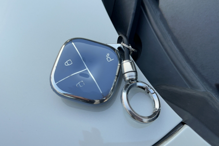 五菱汽车 五菱缤果 2023款 333km 灵犀互联+款中控内饰7001