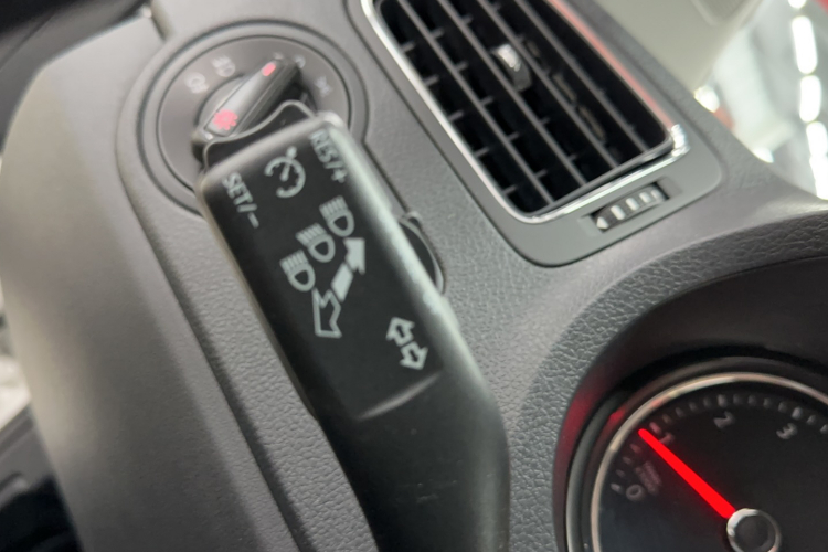 大众 Polo 2018款 1.5L 自动安享型中控内饰7012