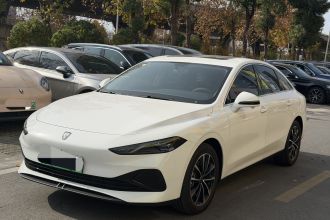 荣威D7 2025款 DMH 125km 世界冠军卓越版