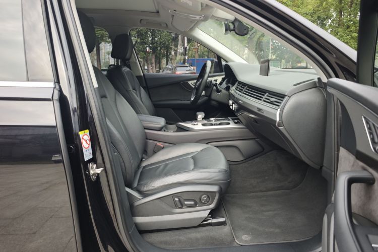 奥迪Q7 2018款 40 TFSI S line运动型局部细节41
