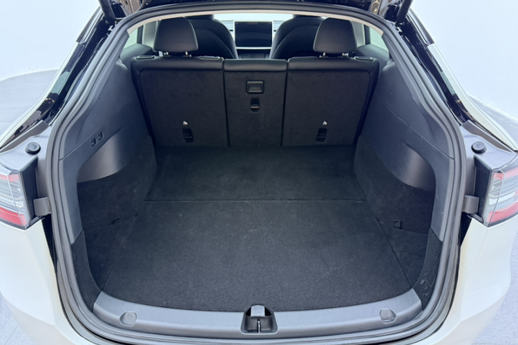 特斯拉 Model Y 2022款 后轮驱动版局部细节23