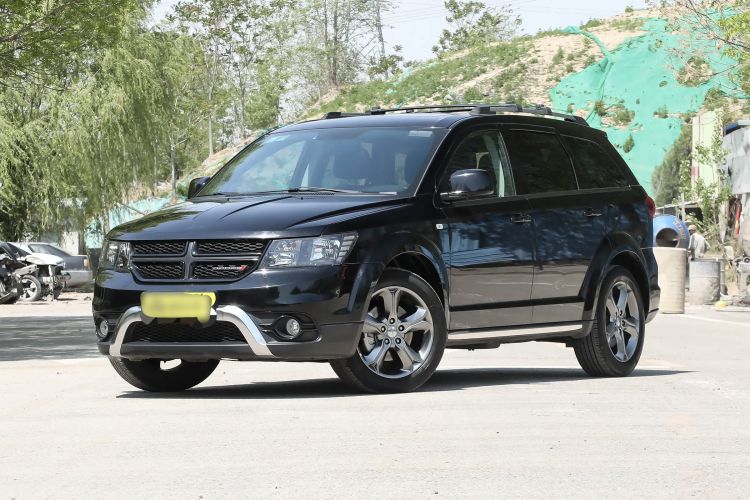 道奇 酷威 2016款 2.4L 两驱旅行版车身外观1