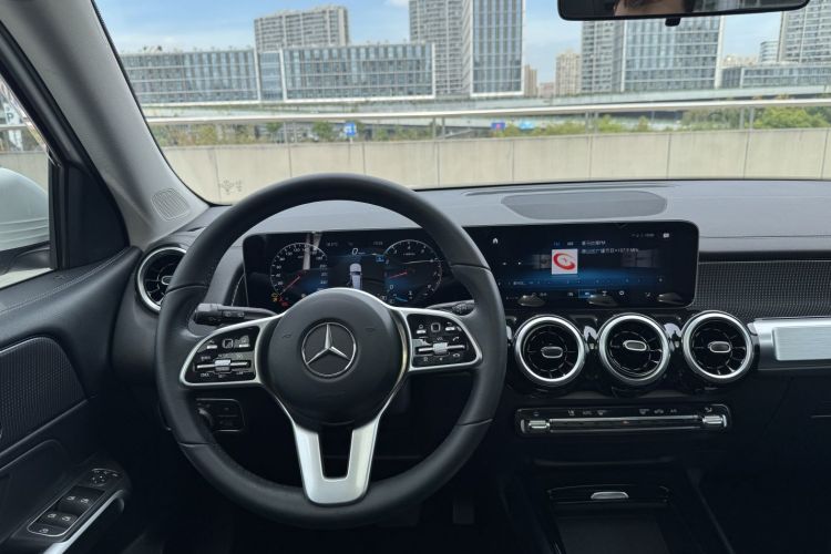 奔驰GLB 2020款 GLB 200 动感型中控内饰7004