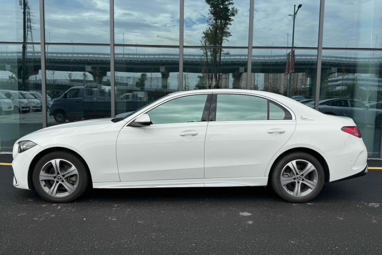 奔驰C级 2022款 改款 C 200 L 运动版车身外观6002