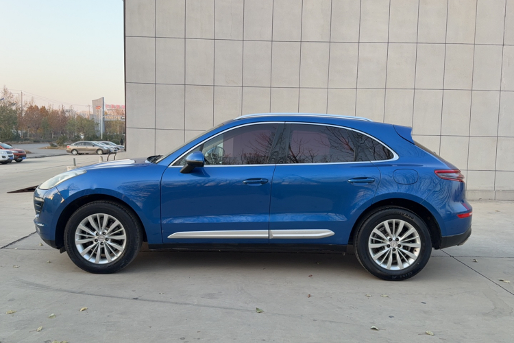 众泰SR9 2017款 2.0T 自动极致之心版车身外观6008