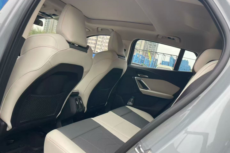 宝马X2(进口) 2024款 sDrive25i M运动套装中控内饰7003