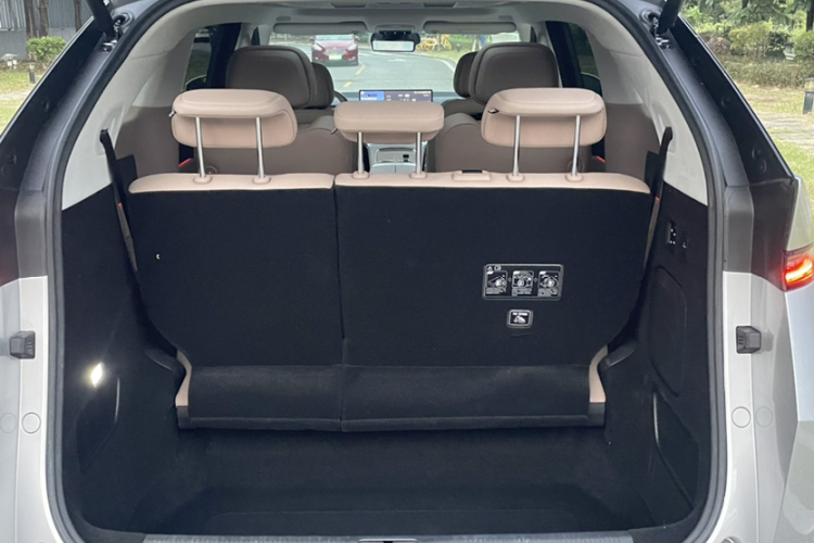 小鹏X9 2024款 702超长续航Max中控内饰7006