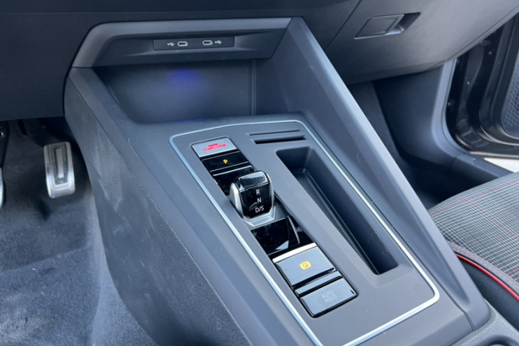 大众 高尔夫GTI 2025款 380TSI DSG GTI局部细节18