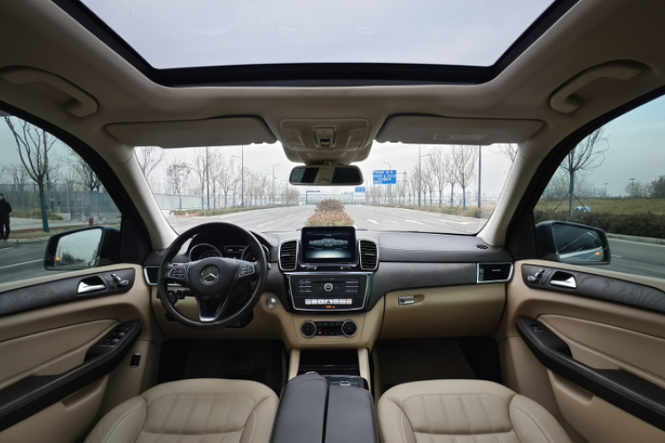 奔驰GLE 2017款 GLE 400 4MATIC中控内饰7003