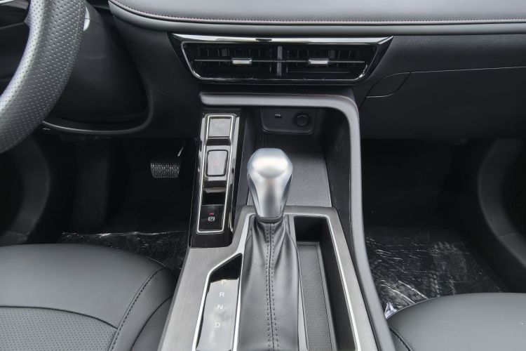 荣威i5 2023款 1.5L CVT豪华版中控内饰7003