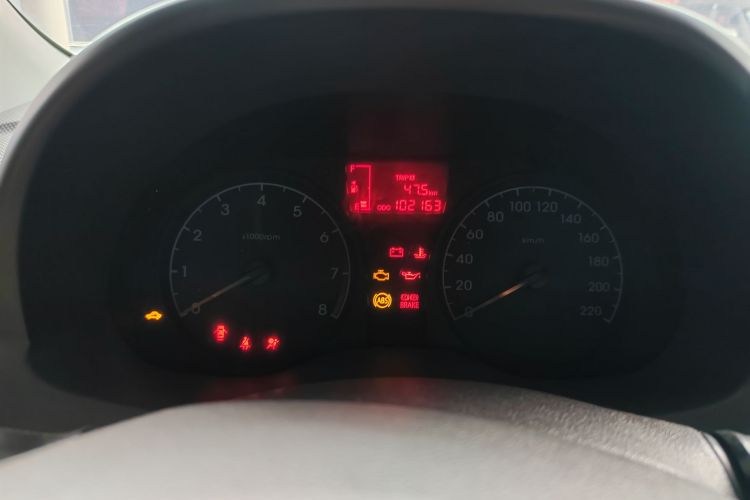 现代 瑞纳 2014款 1.4L 手动智能型GLS中控内饰15