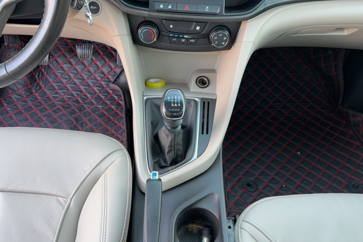 别克 英朗 2019款 15T 手动精英型 国VI局部细节18