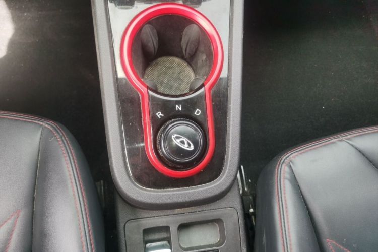 奇瑞新能源 小蚂蚁 2022款 甜粉款 半糖版 磷酸铁锂 29.2kWh 30kW 301km中控内饰7004