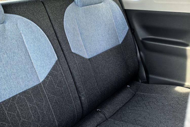 吉利银河 2024款 熊猫mini 200km 耐力熊中控内饰7009