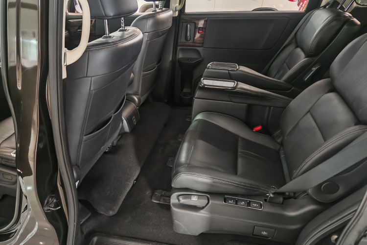 本田 艾力绅 2016款 2.4L 豪华版中控内饰7012