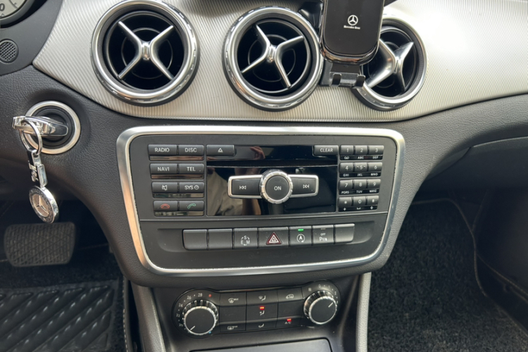 奔驰GLA 2015款 GLA 200 动感型局部细节22