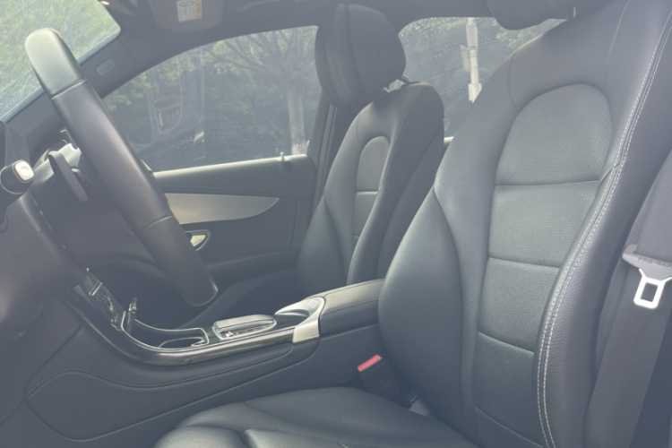 奔驰GLC 2021款 GLC 260 L 4MATIC 动感型局部细节19