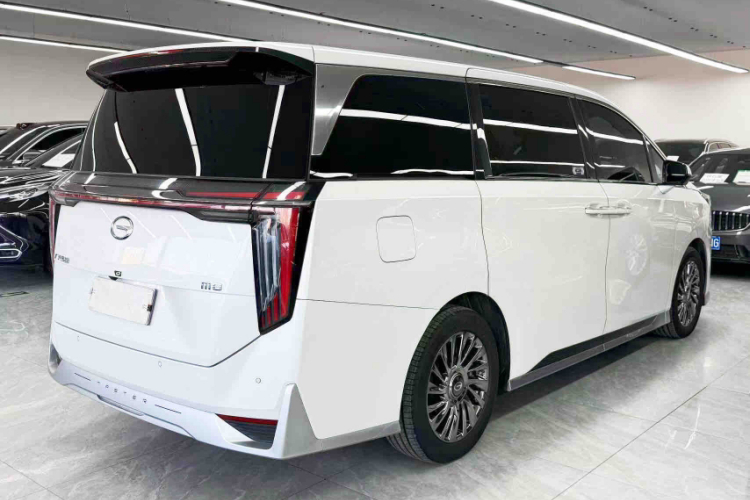 广汽传祺 传祺M8 2023款 宗师系列 400T 旗舰版车身外观6004