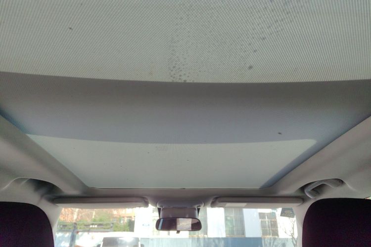 Jeep 自由侠 2017款  180T 自动劲能版局部细节22