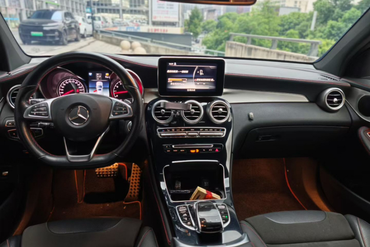 奔驰GLC轿跑 AMG 2017款 AMG GLC 43 4MATIC 轿跑SUV局部细节22