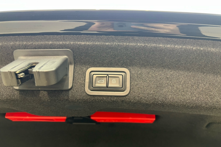 奥迪A6L 2021款 55 TFSI quattro 尊享动感型中控内饰7001