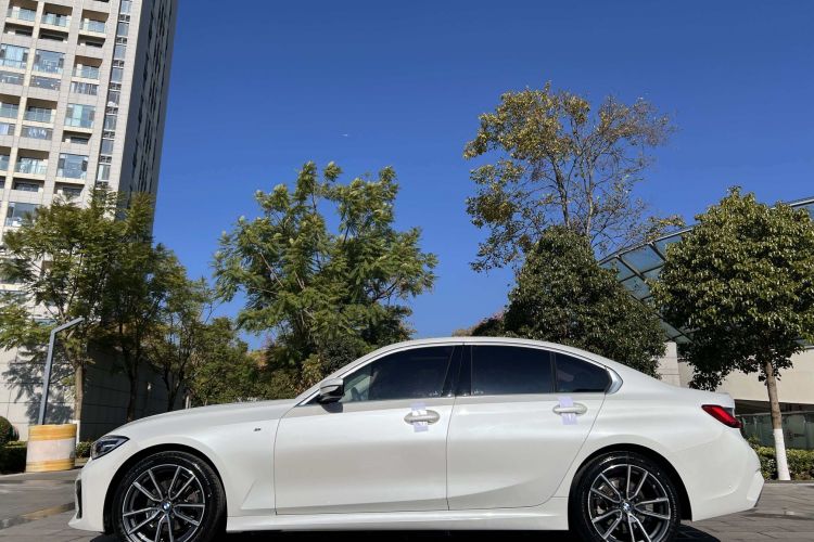 宝马3系 2020款 325i M运动套装车身外观6006