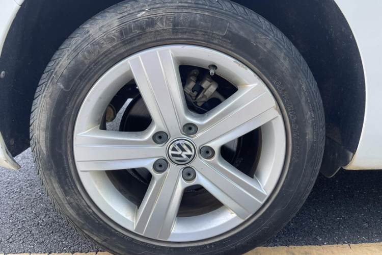 大众 高尔夫·嘉旅 2016款 1.6L 自动舒适型车身外观6003