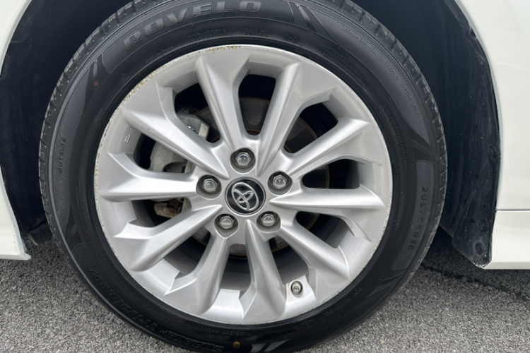 丰田 卡罗拉 2019款 双擎 1.8L E-CVT旗舰版车身外观6004