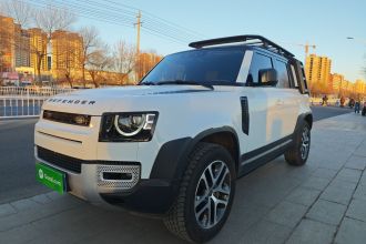 路虎卫士 2023款 改款 110 3.0T P400 暗黑特别版