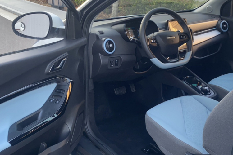 奇瑞新能源 小蚂蚁 2022款 甜粉款 半糖版 磷酸铁锂 30kW 301km中控内饰7002