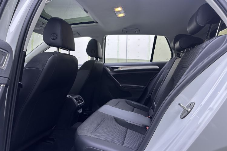 大众 高尔夫 2019款 1.6L 自动舒适型 国V中控内饰7004