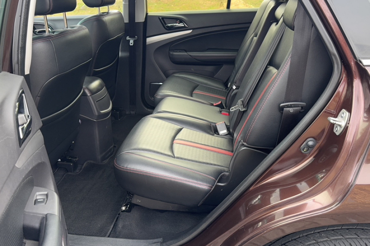 比亚迪S7 2015款 2.0T 自动尊贵型中控内饰7007