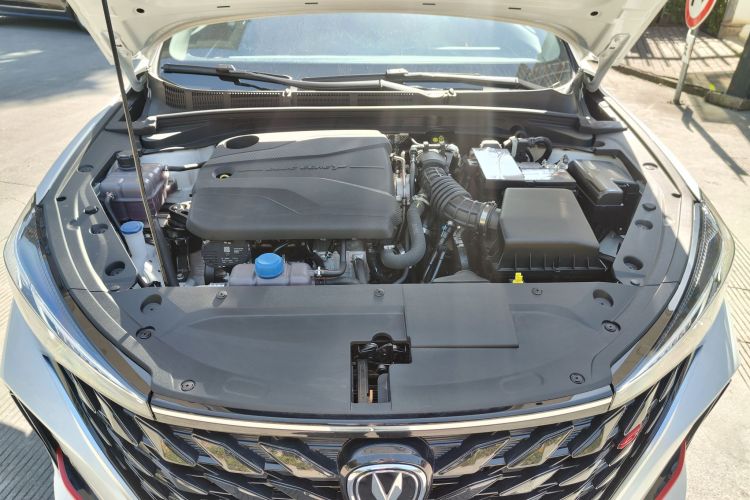 长安 逸动 2025款 PLUS 1.4T 双离合高能版局部细节24