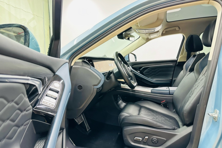 岚图汽车 岚图FREE 2021款 四驱标准增程专属豪华套装中控内饰7002