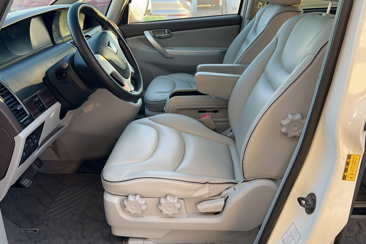 纳智捷 大7 MPV 2016款 2.0T 豪华型局部细节19