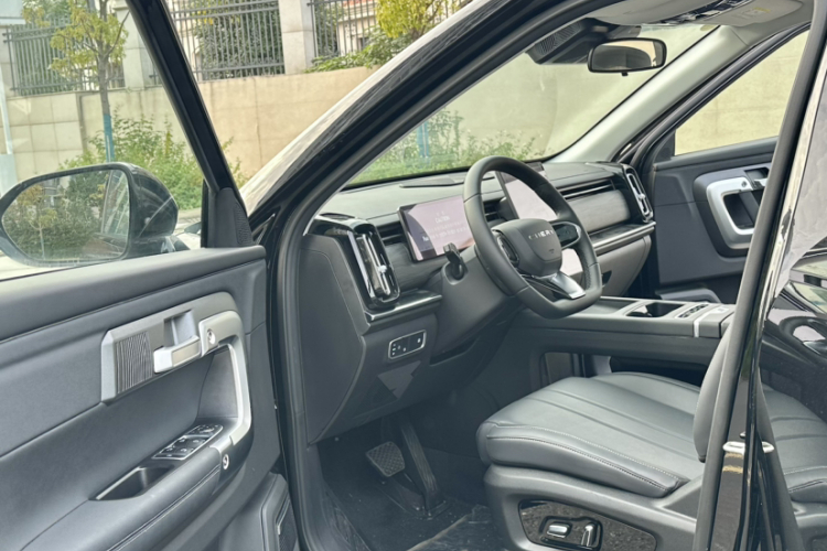 奇瑞 瑞虎7 C-DM 2025款 1.5T 120KM劲中控内饰7004