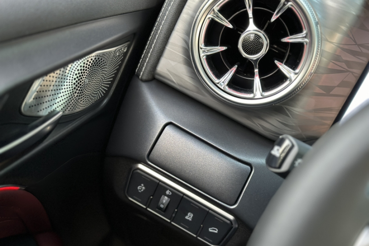 坦克300 2024款 2.0T 穿越者中控内饰7009