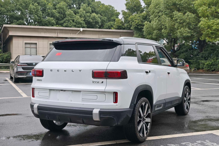 吉利汽车 吉利icon 2023款 1.5TD 巧克力醇臻版车身外观6005