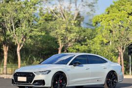 奥迪A7L 2024款 45 TFSI quattro RS 套件竞速版