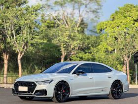 奥迪A7L 2024款 45 TFSI quattro RS 套件竞速版