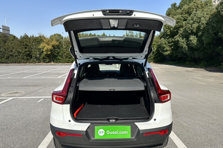 沃尔沃XC40 2024款 B3 智远运动版局部细节23