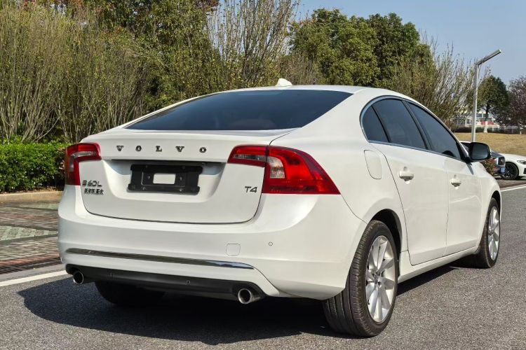 沃尔沃S60 2017款 S60L T4 智远版车身外观6008