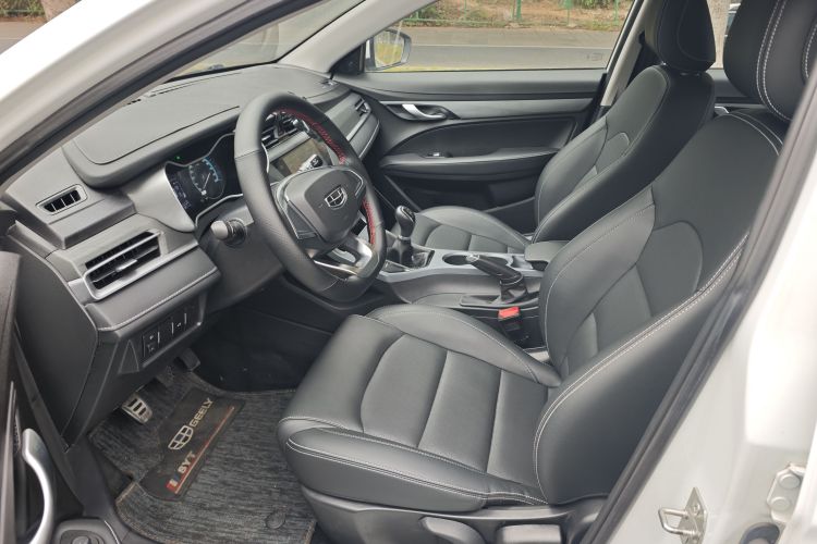 吉利汽车 帝豪 2021款 UP 1.5L 手动舒适型中控内饰7002