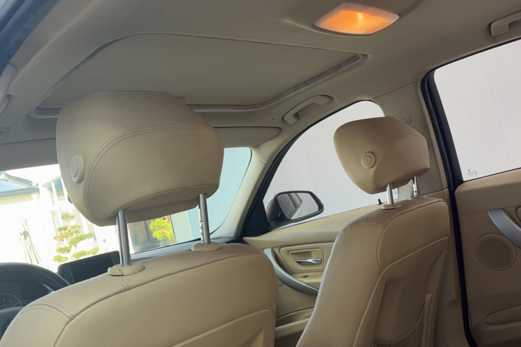 宝马3系 2013款 320i 时尚型局部细节22