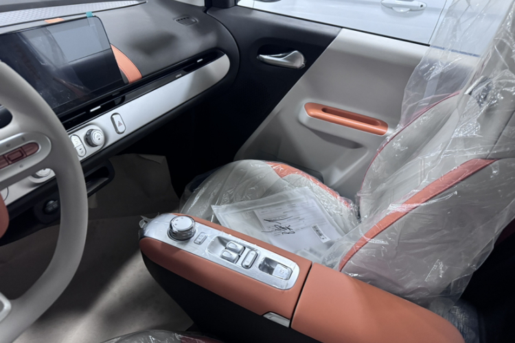 长安启源 长安Lumin 2025款 301km 蜜沁款中控内饰7003