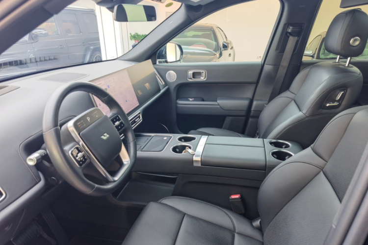 理想汽车 理想L8 2024款 Ultra中控内饰7006
